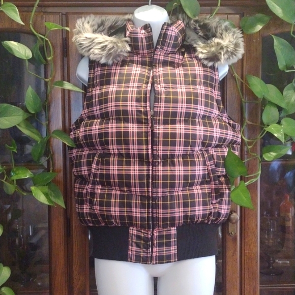 Shorty Jackets & Blazers - Plaid Hooded Puffer Vest Size Medium